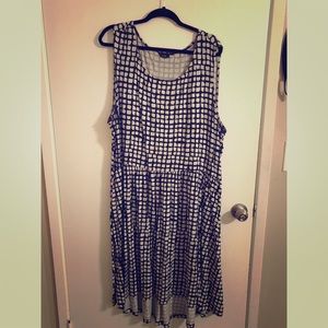 Plus Size black and white knit dress
